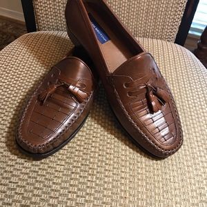 LEATHER LOAFERS